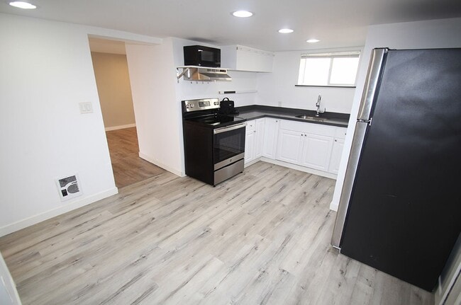Building Photo - Inghean 7326 Triplex - Ballard