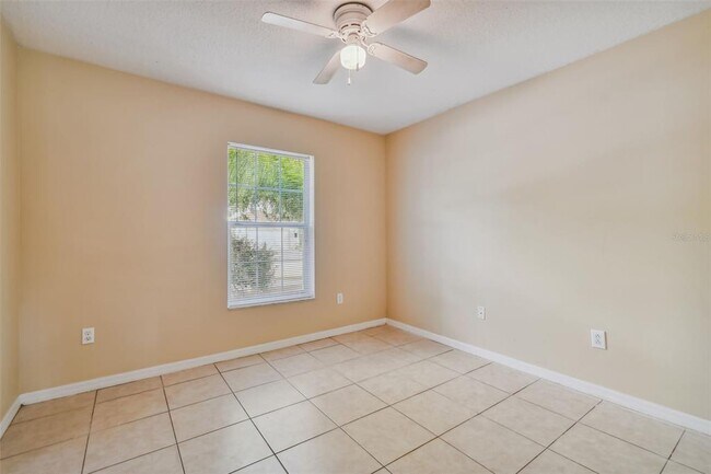 Building Photo - 7956 Carriage Pointe Dr