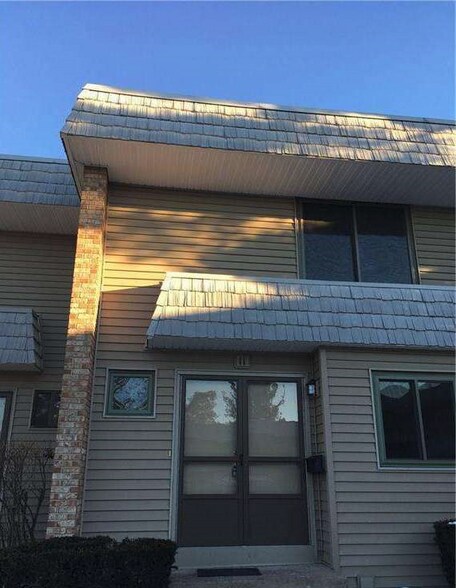 Building Photo - 11 Cedarland Ct
