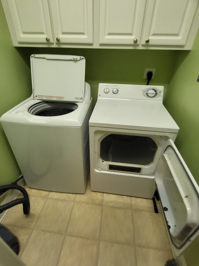 Building Photo - 889 Palmetto Trail