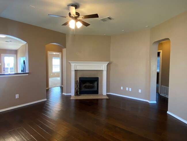 Building Photo - 3 BEDROOMS, COMMUNITY POOL, BELTON ISD