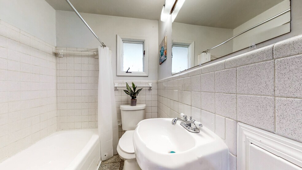 Building Photo - 4087 Creek Ct