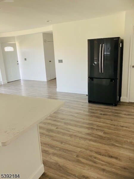 Building Photo - 310 Lake Shore N