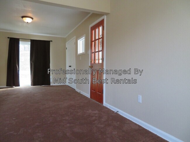 Building Photo - 4222 University St