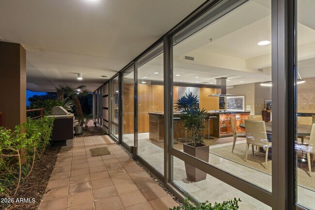 Building Photo - 7167 E Rancho Vista Dr