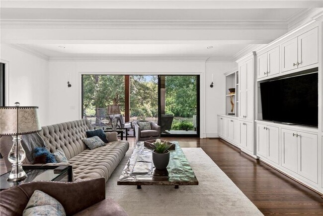 Building Photo - 3669 Cochise Dr SE