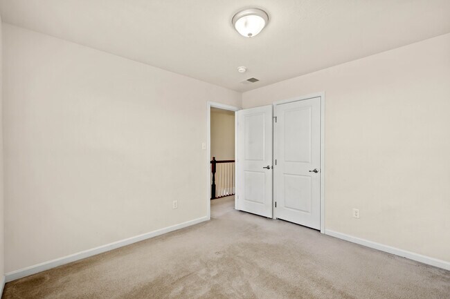 Building Photo - 232 Overlook Dr