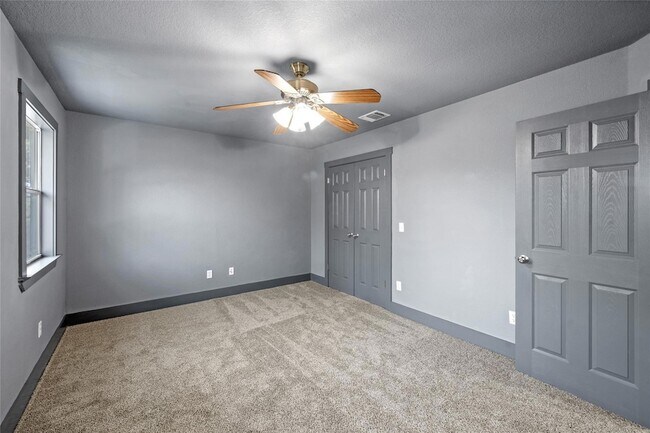 Building Photo - 38 Deer Ridge Rd