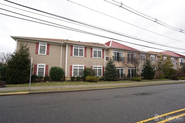 Primary Photo - 475 Avenel St