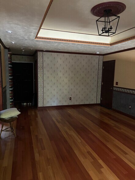 Building Photo - 5329 San Luis Ave