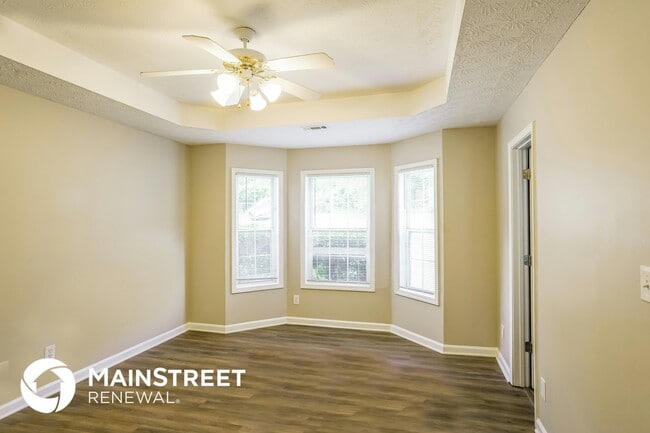 Building Photo - 6670 South Ave