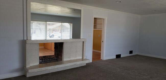 Fire place in living room - 926 N 800 W