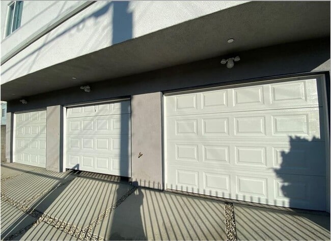 Building Photo - BROADWAY(10617)