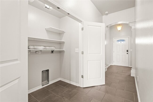 Building Photo - 7308 Kolda Dr