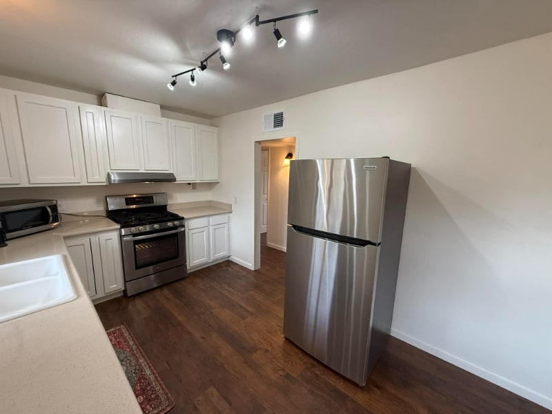 Building Photo - 929 S 4th Ave