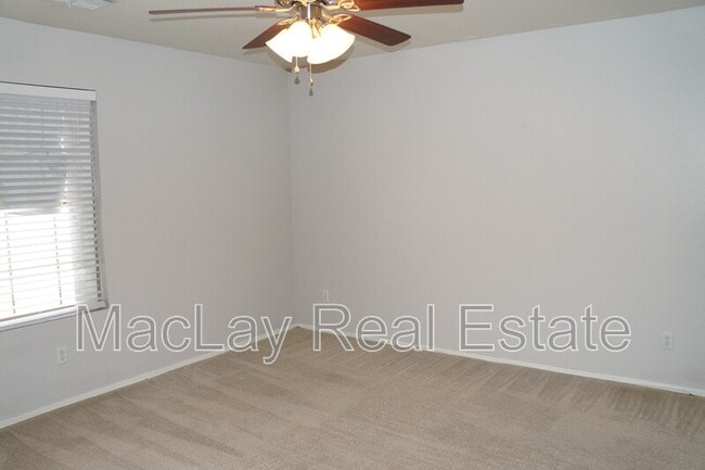 Building Photo - 7038 W Mercer Ln