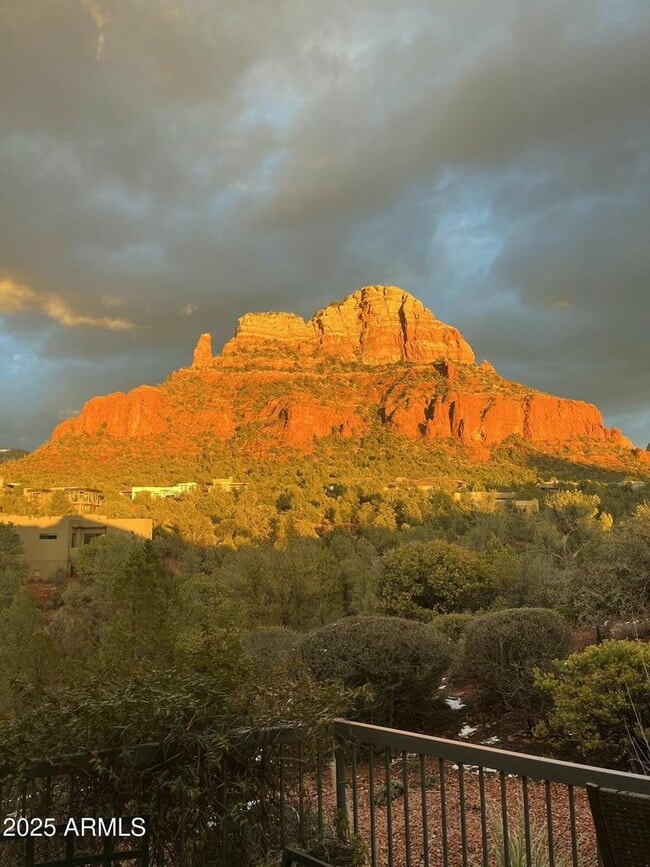 Building Photo - FULLY FURNISHED SEDONA DREAM HOME AWAITS