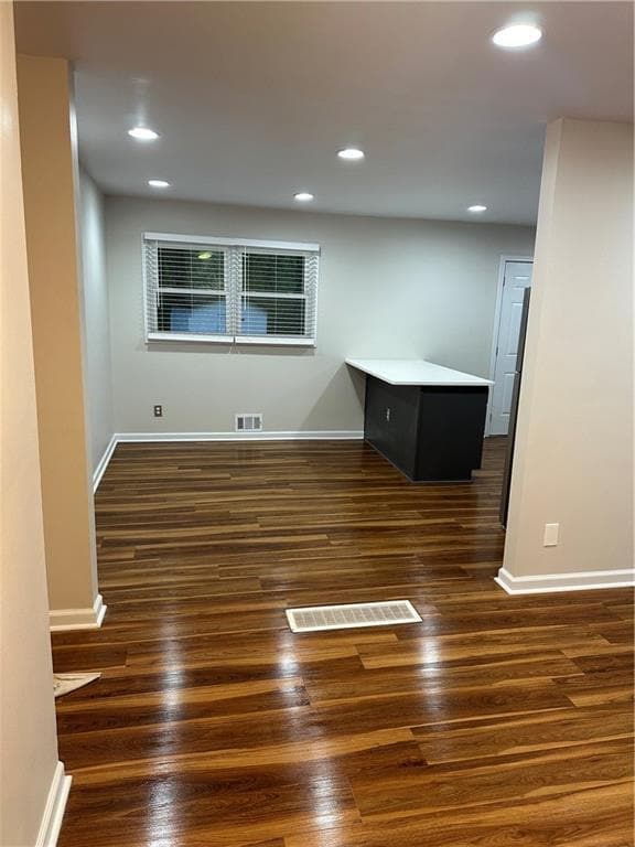 Building Photo - 820 Howard Ct SW