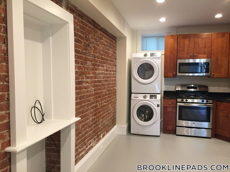 Building Photo - 36 High St