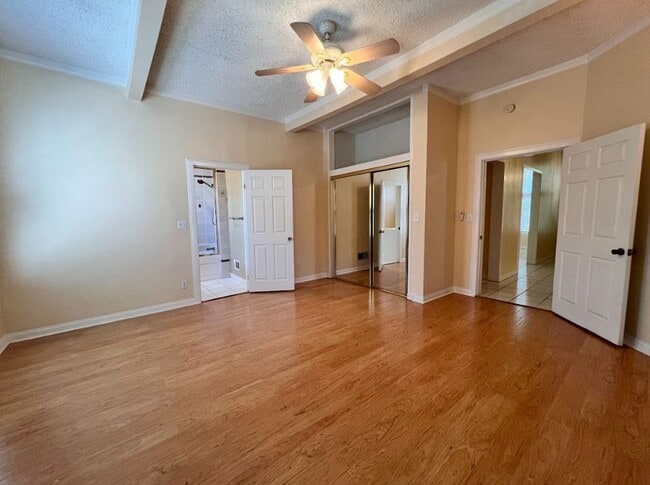 Building Photo - 447 N Raymond Ave
