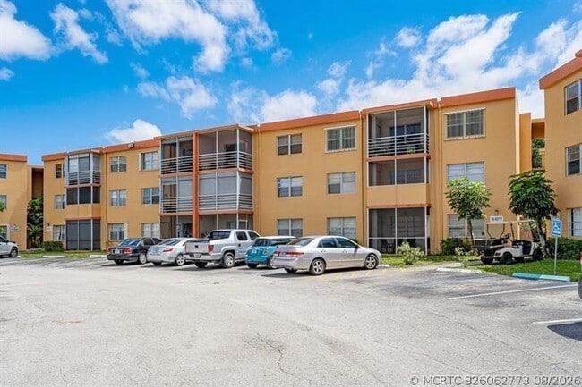 Building Photo - 4324 NW 9th Ave