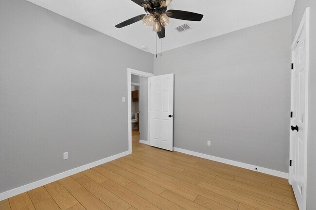 Building Photo - 14525 Eaglemont Dr
