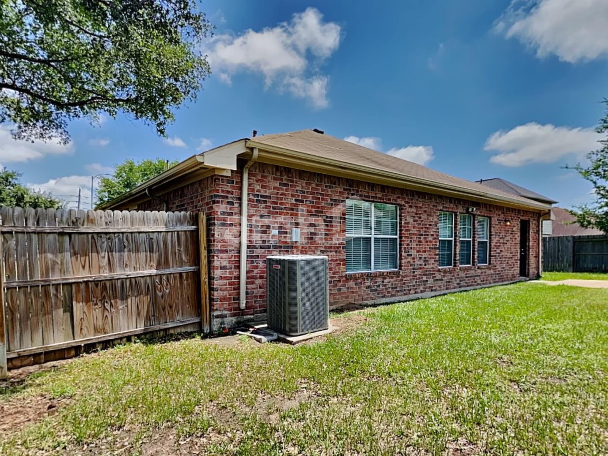 Building Photo - 3043 Crestbrook Bend Ln