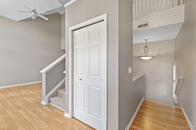 Building Photo - 3292 Newbury Pl