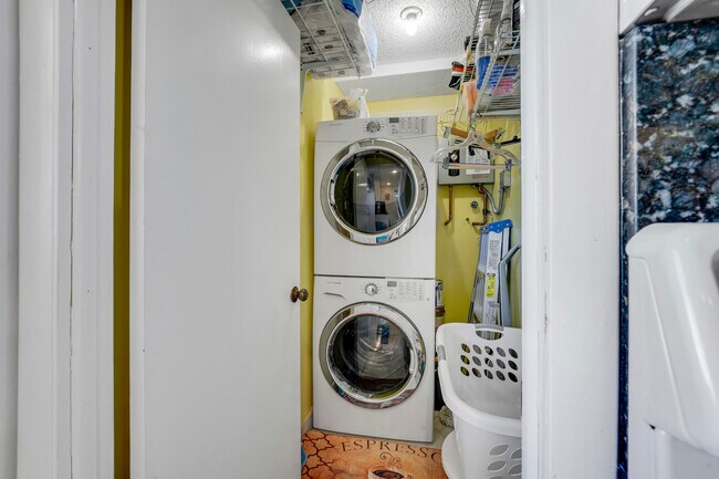 Building Photo - 6461 NW 2nd Ave