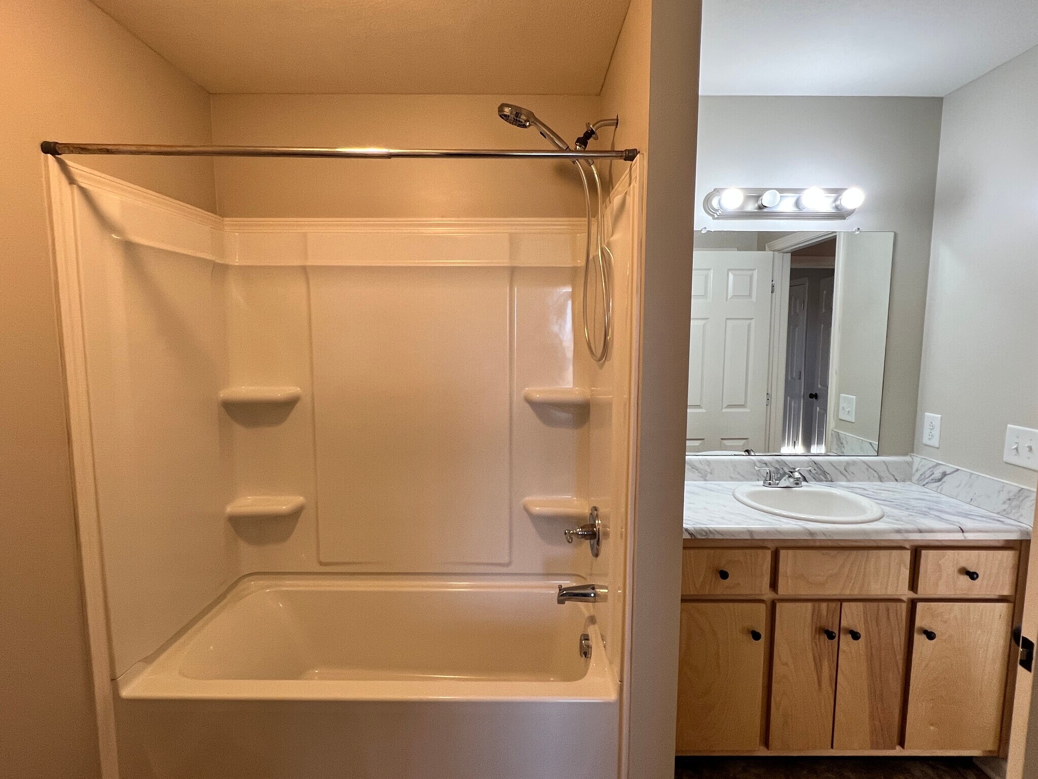 Building Photo - 533 Patriot Park Ct