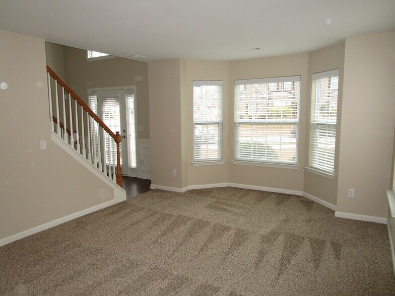 Building Photo - 4178 Ash Tree St