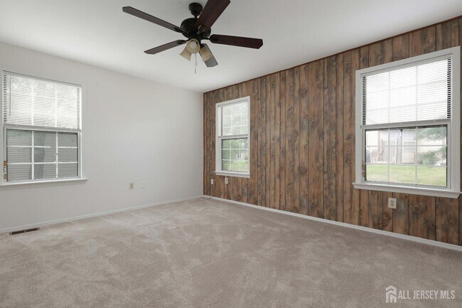 Building Photo - 123 Concordia Cir