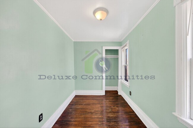 Building Photo - 410 Eastern Ave SE