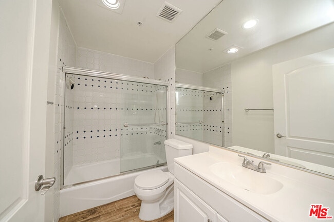 Building Photo - 2311 Schader Dr