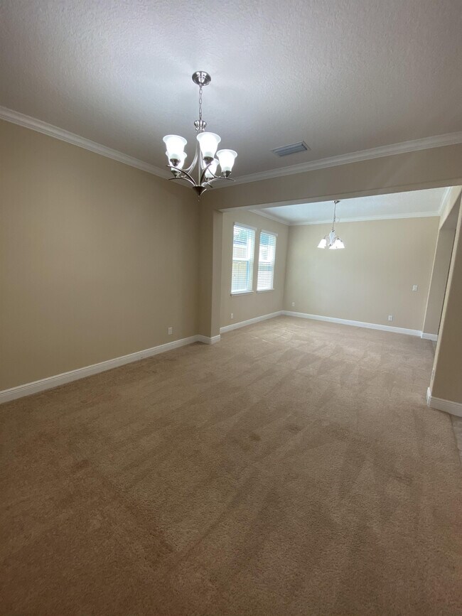 Building Photo - 7582 Lake Albert Dr