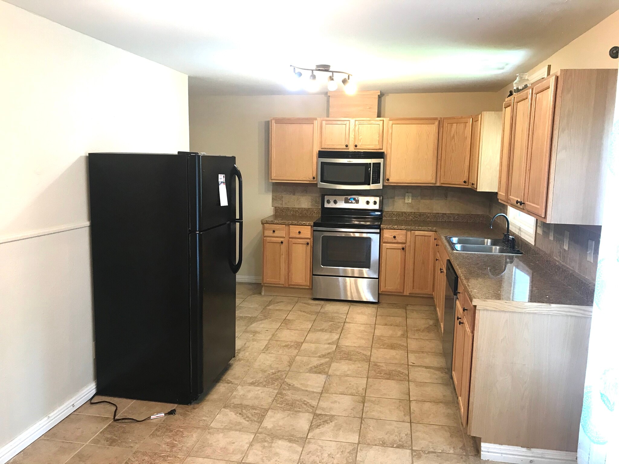 Kitchen - 2300 E 15th St