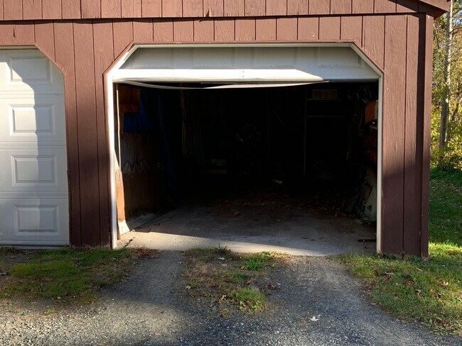 Building Photo - 25 Main St