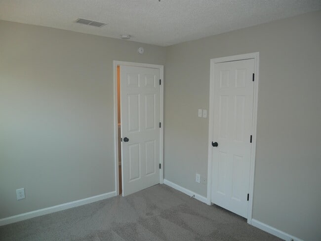 Building Photo - 4651 Addington Dr