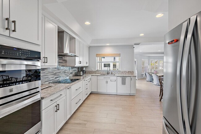 Building Photo - 550 S Ocean Blvd