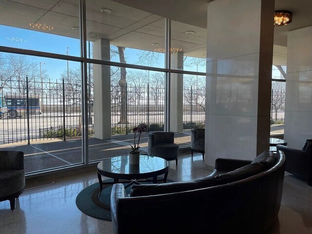 Building Photo - 1150 N Lake Shore Dr