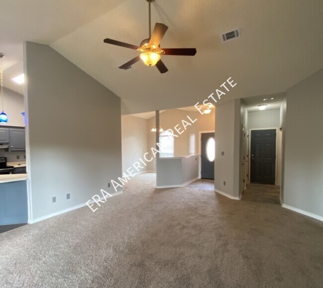 Building Photo - 2621 Barefoot Creek Cir