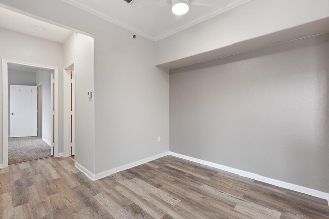 Building Photo - 6021 Castlegate Dr W