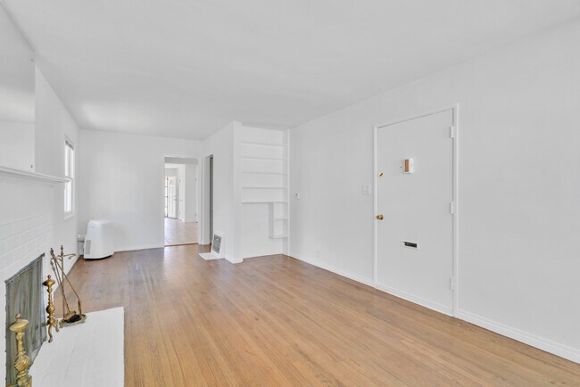 built in book shelf - 2935 Westwood Blvd