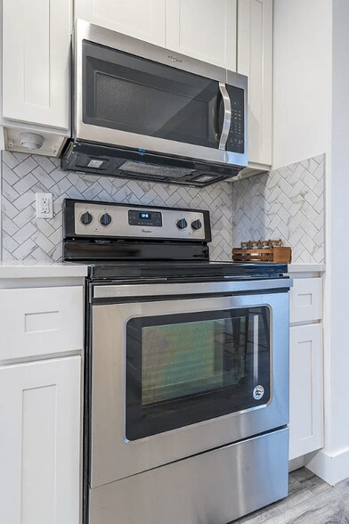 Building Photo - 1018 E 56th St