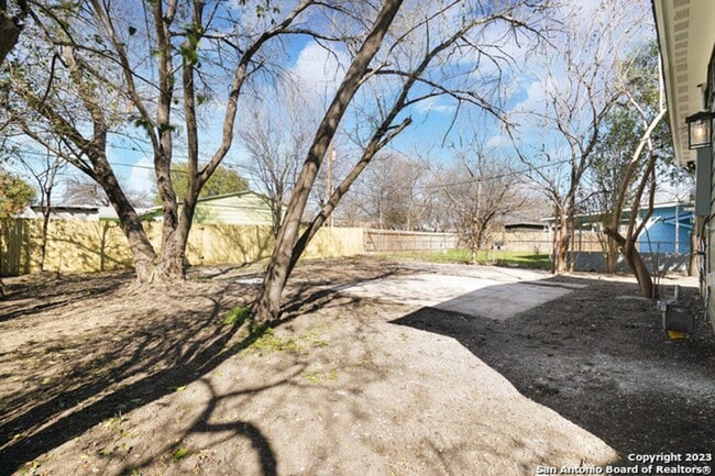 Building Photo - Modern 4BR Retreat with Gourmet Kitchen & Spacious Backyard Oasis