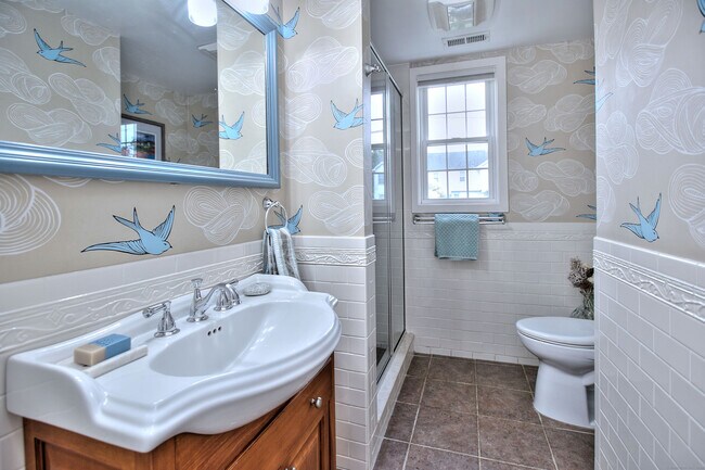 Building Photo - 8 Bauer Pl