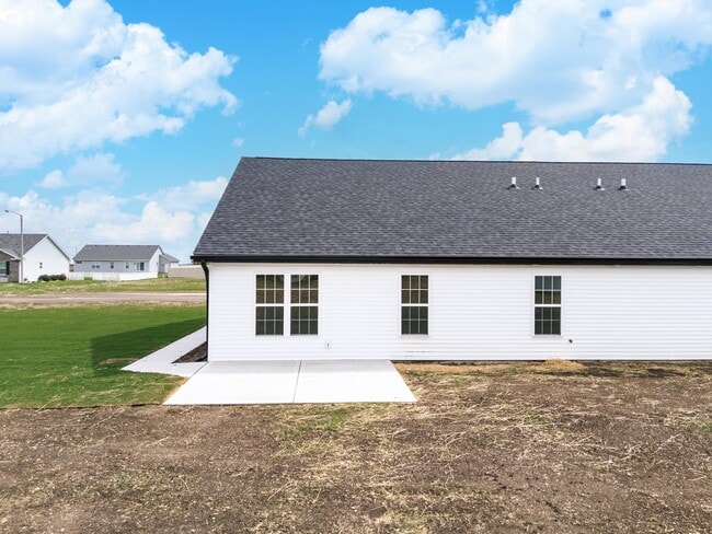 Building Photo - 516 Carriage Ct