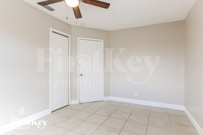 Building Photo - 1400 NW 42nd St