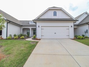 Building Photo - Lovely townhome between Athens and Madison!
