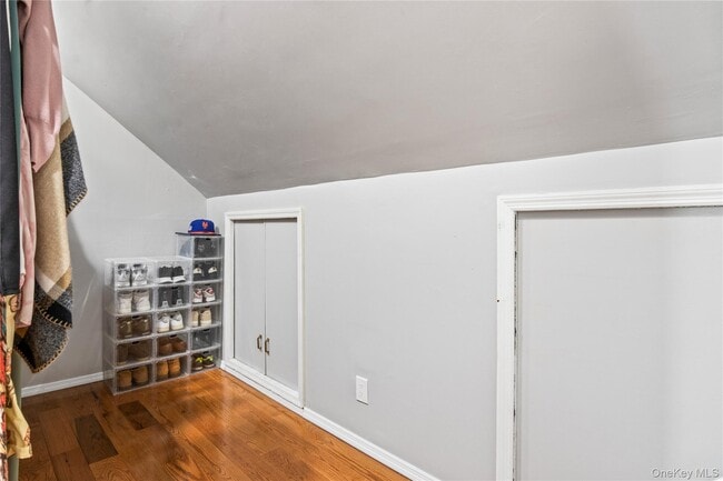 Building Photo - 937 Bowling Green Dr